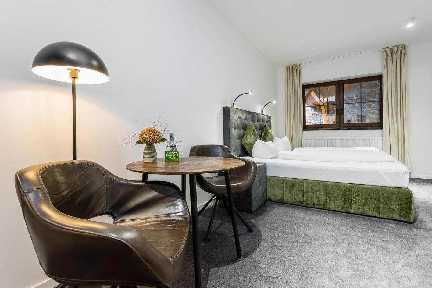 Hotel Zur Linde Dein Self Check In Михендорф Экстерьер фото